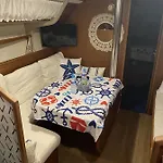 Acogedor Velero En El Forum Sant Adria de Besos