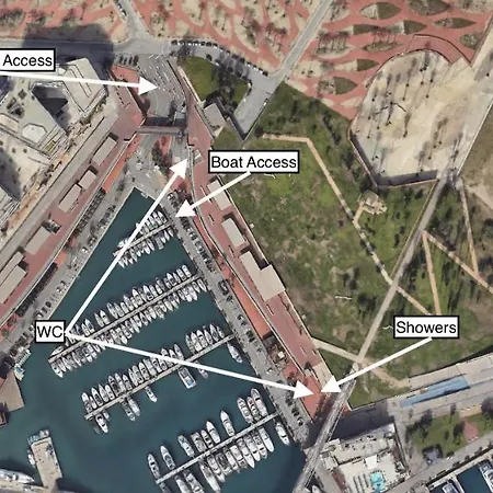 Úszó hotel Acogedor Velero En El Forum *